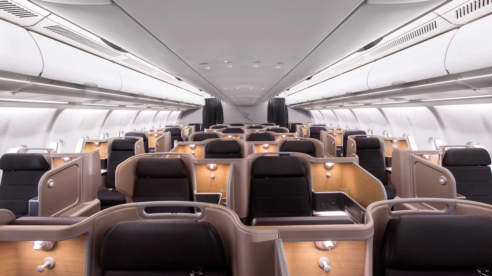Qantas business class: luxurious, spacious pods for privacy.