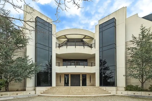Mansion Anora Brooklyn